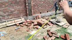 Bihar Crime : दरभंगा के चंचल नगर में बम विस्फोट से दहला इलाका, दो मजदूर गंभीर रूप से हुए जख्मी, एक की हालत गंभीर 