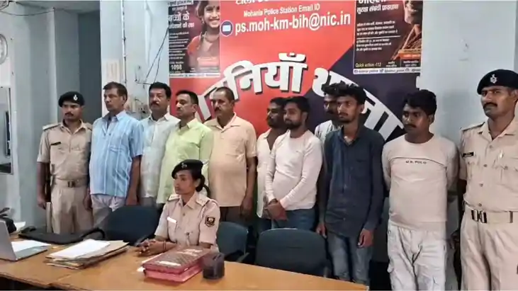 Bihar News : कैमूर पुलिस ने अवैध वसूली रैकेट का किया भंडाफोड