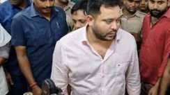 Bihar Health - बिहार के स्वास्थ्य अधिकारियों में दिखा तेजस्वी का डर, आधी रात को अस्पताल में पहुंच गए, बदले गए बेड के चादर, लगने लगा छाड़ू पोंछा