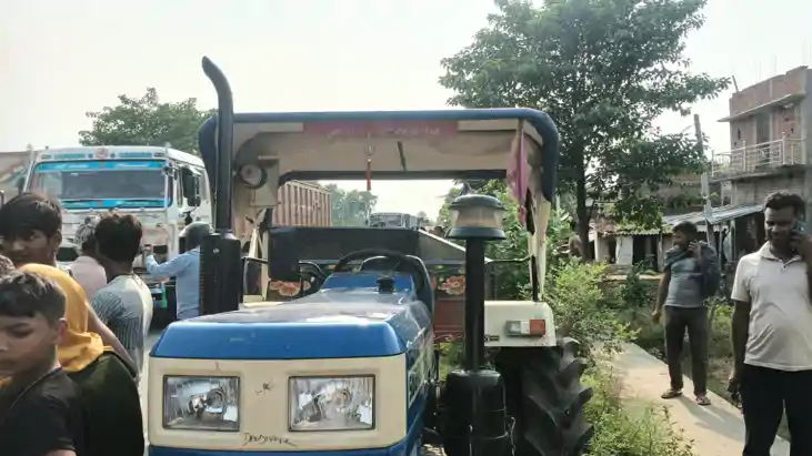 Bihar Road Accident : औरंगाबाद में ट्रैक्टर और कार के बीच हु