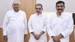 Upendra Kushwaha met Nitish Kumar