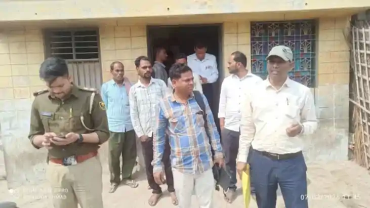 साहब की 'काली कमाई' का कच्चा चिट्ठा: 21 प्लॉट और भारी बैंक ब