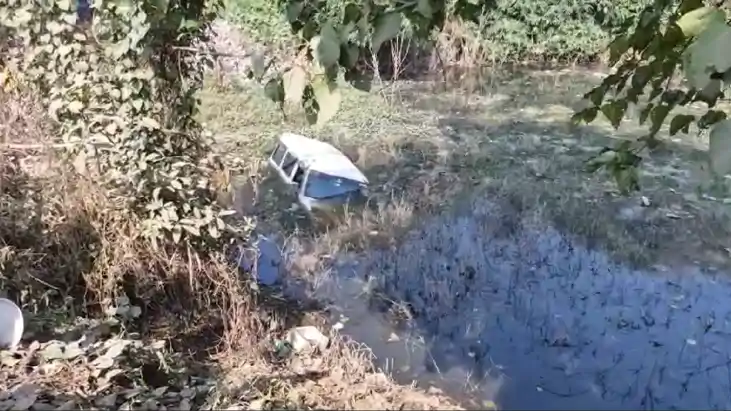 Bihar Road Accident : भोजपुर में टला बड़ा हादसा, अनियंत्रित ब