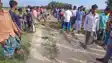 Bihar News: कटिहार–पूर्णिया बॉर्डर पर ग्रामीणों ने खुद बनाया सड़क, श्रमदान और चंदे से बना तीन किलोमीटर रोड, प्रशासन की बेरुख़ी पर उठे सवाल