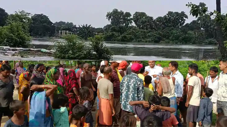 नौबतपुर में पुनपुन नदी का तांडव: 27 गांवों में घुसा बाढ़ का 