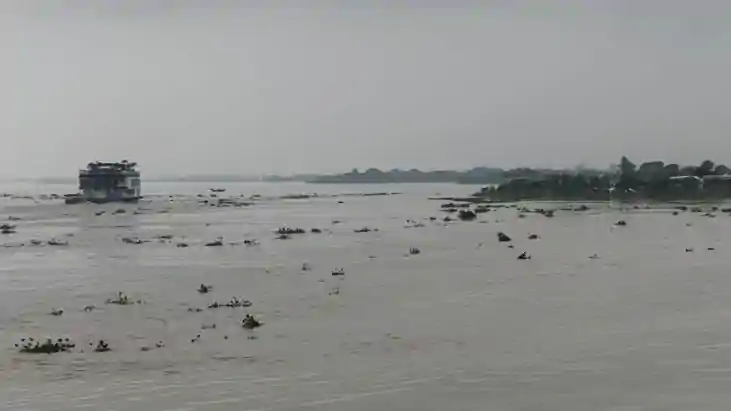 Bihar Flood Fury Five Dead 