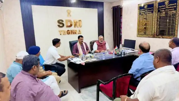 Bihar Politics: गिरिराज की बैठक में विधायक किस कुर्सी पर बैठ