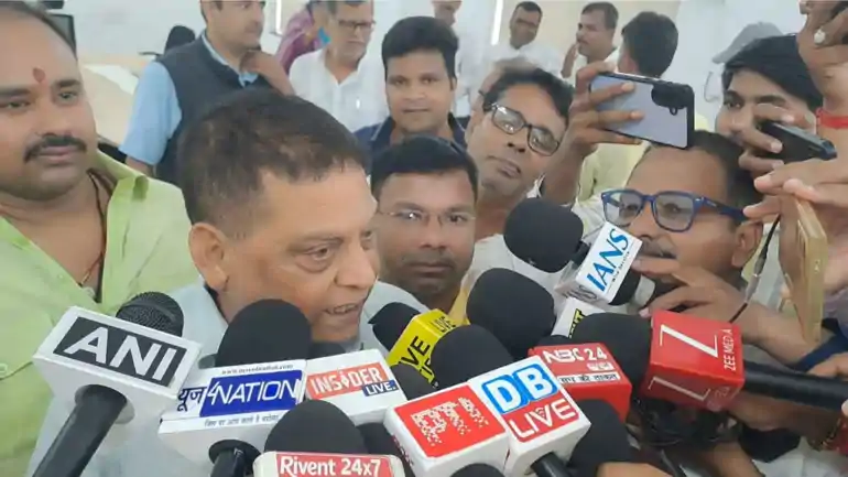 JDU कार्यालय में बैठक खत्म : MLC नीरज कुमार बोले- "NDA के सभी विधायक हमारे साथ, समन्वय की कोई कमी नहीं"