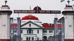 Bihar News : बिना सूचना बिहार से दो युवकों को उठा ले गयी कर्नाटक पुलिस, पटना हाईकोर्ट ने दोनों राज्यों के इन अधिकारियों को जारी किया नोटिस 