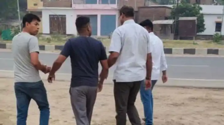 गिरफ्तार 