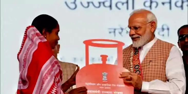Modi cabinet - रक्षा बंधन पर मोदी कैबिनेट ने बहनों को दिया त
