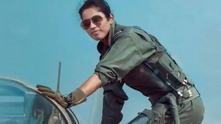 Bhavika Kanth Becomes First Woman Fighter Pilot to Complete 