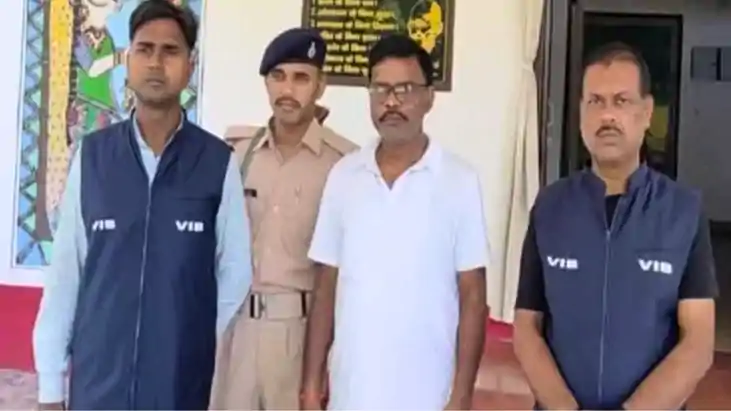 Bihar News : निगरानी टीम के हत्थे चढ़ा अररिया जिला उद्योग कें