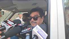 Bihar News : राजद सुप्रीमो लालू प्रसाद यादव से मिले TMC सांसद शत्रुघ्न सिन्हा, राबड़ी देवी से भी की मुलाकात, जाना RJD सुप्रीमो का हालचाल