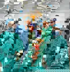 NSMCH के डॉक्टरों का कमाल: जिस 'कैंसर' का इलाज ढूंढने में बीत गए 15 महीने, उसे डॉक्टरों ने जड़ से मिटाया; महिला की छाती से निकाला 15 सेमी का दुर्लभ ट्यूमर