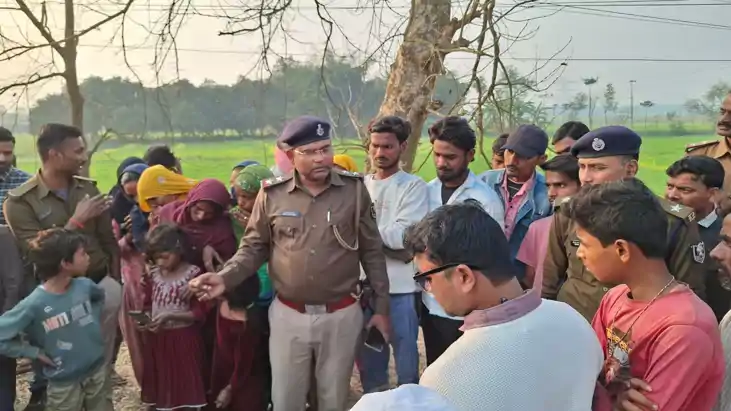 बिना सुरक्षा उपकरणों के गार्ड से करा रहे थे फीटर का काम, बिज