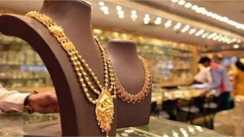 छपरा में तांडव: बीच बाजार फायरिंग कर बदमाशों ने लूटी ज्वेलरी शॉप, 15 लाख उड़ाकर पुलिस को दी खुली चुनौती