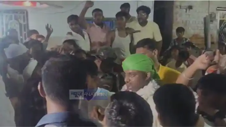 Bihar News: मुहर्रम के मौके पर महमूदाबाद में 'वक़्फ़ बिल' को Bihar News: मुहर्रम के मौके पर महमूदाबाद में 'वक़्फ़ बिल' को