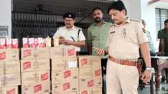Bihar News : मुजफ्फरपुर में 'गेरुआ वस्त्र' की आड़ में शराब कारोबार का पुलिस ने किया खुलासा, 4 लाख की विदेशी शराब किया बरामद, तस्कर गिरफ्तार