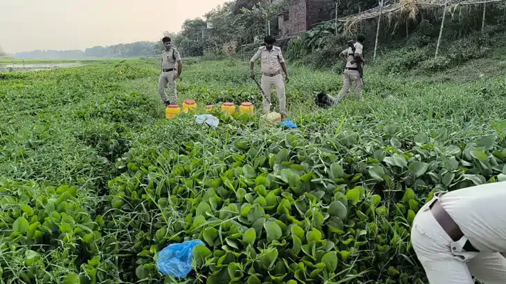Bihar Crime : मुजफ्फरपुर में शराब कारोबारियों पर पुलिस ने कस Bihar Crime : मुजफ्फरपुर में शराब कारोबारियों पर पुलिस ने कस