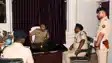 Bihar News : बेतिया में आधी रात को थानों के औचक निरीक्षण में खुली पोल, एसपी ने 14 दारोगा-जमादार को किया सस्पेंड, 26 पुलिसकर्मियों पर गिरी गाज