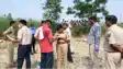 Bihar News : गोपालगंज में मर्डर मिस्ट्री बना 'व्हाट्सएप मैसेज', मृतक के भाई के मोबाइल पर आया संदेश— 'प्रेम-प्रसंग में मार दिया, लाश चंवर में है'