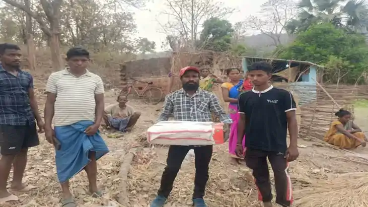 father carries dead newborn in box
