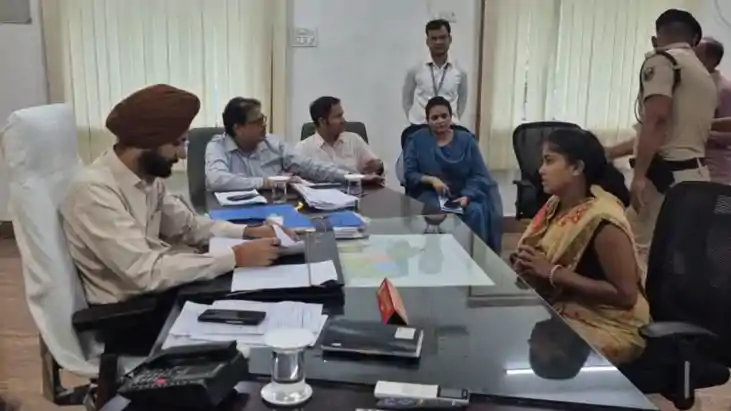 प्रथम सहयोग शिविर में जनसुनवाई: डीएम तरनजोत सिंह ने सुनीं लो