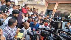 पांडव हत्याकांड: दिल्ली में पीड़ित परिवार से मिले प्रशांत किशोर, बिहार सरकार पर जमकर बोला हमला