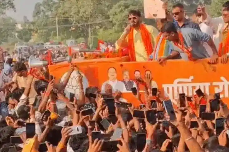 bihar Election 2025 -  मंच तक नहीं पहुंच पाए पवन सिंह, बेकाब