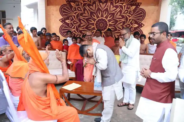 स्वामी वेदांती जी महाराज जयंती के मौके पर युवा चेतना ने आयोज