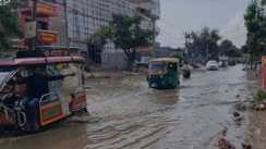 Bihar News:आरा नगर निगम के दावे धरे रह गए—मुख्य सड़क पर दो फीट से ज़्यादा पानी, शहरवासियों की मुश्किलें बढ़ीं