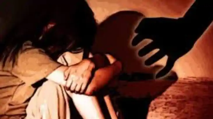 नाबालिग शिकार, गुनहगार नादान,  इज़्ज़त लूटकर किया कांड, 4 मा