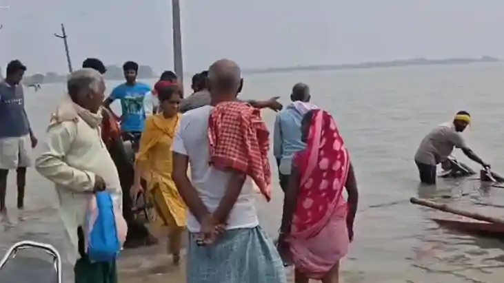 Boat Breaks in Bakhtiyarpur 