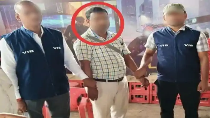 Patna Vigilance Raid Clerk Arrest