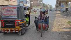 Bihar Disability Motivation: पैरों से कमजोर... हिम्मत से मजबूत...नाम से भी बड़े हैं शमशेर के हौसले, दिव्यांगता को दी मात