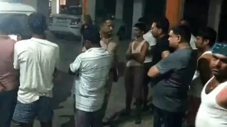 Bihar Sex racket - झारखंड से लड़कियों को बुलाकर कमरे में करा Bihar Sex racket - झारखंड से लड़कियों को बुलाकर कमरे में करा