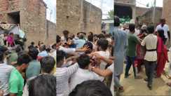 Bihar News : युवक के साथ रंगरेलियां मनाती पकड़ी गयी विवाहिता, ग्रामीणों ने जमकर की पिटाई