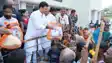 'चिराग के भरोसा' अभियान के तहत राहत कार्य जारी, PHED मंत्री संजय सिंह ने बाढ़ पीड़ितों के बीच बांटी सामग्री