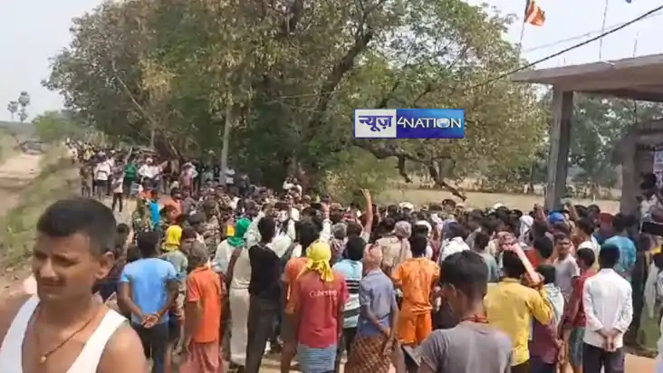 Bihar News : औरंगाबाद में 61 घरों पर बुलडोजर चलाने पहुंचे अध