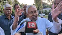 नीतीश कुमार का दिल्ली से धमाका: 'अब यहीं रहूंगा, बिहार की कमान नए हाथों में होगी', सीएम पद छोड़ने के दिए साफ संकेत