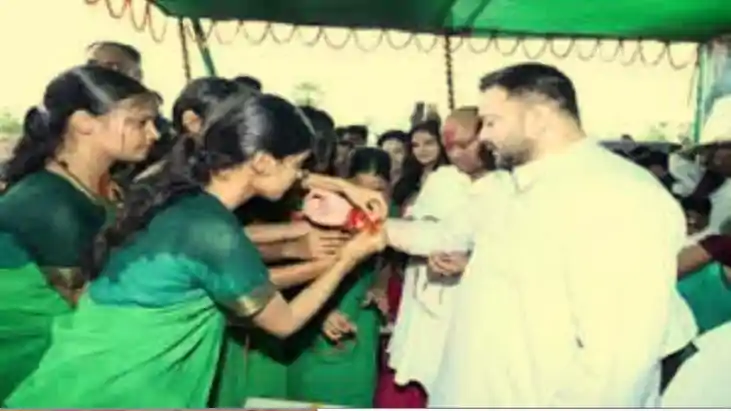 Tejashwi s political message on Rakshabandhan Tejashwi s political message on Rakshabandhan