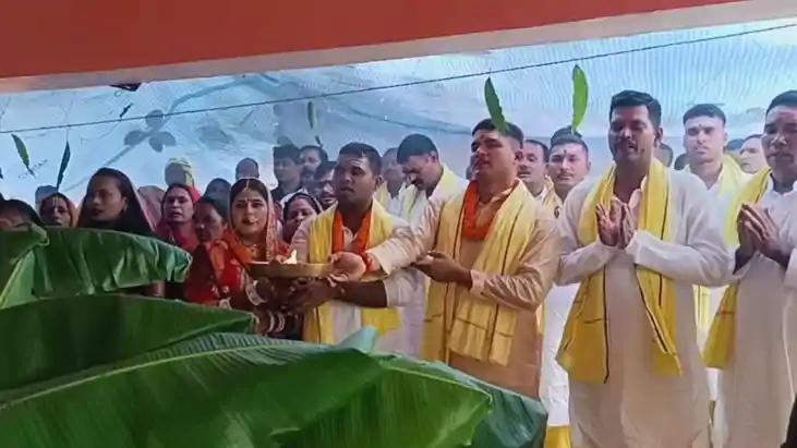 Bihar News : सावन पूर्णिमा में खाकी छोड़ पीली धोती में दिखे Bihar News : सावन पूर्णिमा में खाकी छोड़ पीली धोती में दिखे