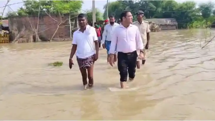 Bihar Flood News : नवगछिया अनुमंडल के कई पंचायतों में घुसा ब Bihar Flood News : नवगछिया अनुमंडल के कई पंचायतों में घुसा ब