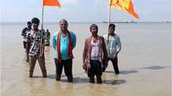 Bihar News : भागलपुर में ग्रामीणों ने की 'घर वापसी', गंगा स्नान और विधि-विधान के साथ फिर से अपनाया सनातन धर्म, मिशनरी संस्थाओं पर लगाया प्रलोभन देने का आरोप 