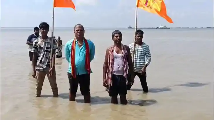 Bihar News : भागलपुर में ग्रामीणों ने की 'घर वापसी', गंगा स्