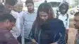 Bihar News : नवीनगर विधायक चेतन आनंद और पत्नी डॉ. आयुषी ने पेश की इंसानियत की मिसाल, सड़क हादसे के घायल की बचाई जान