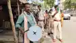 Bihar News : चर्चित बंटी यादव हत्याकांड में फरारी काट रही आरोपी मोनी किन्नर के घर ढोल-नगाड़ों के साथ पहुंची पुलिस, चिपकाया इश्तिहार