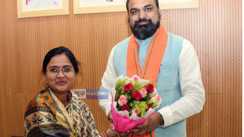 Anita Takes Warisaliganj Issues to Bihar CM