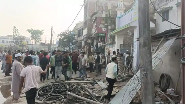 अतिक्रमण को लेकर मंगलवार को भी चला प्रशासन का बुलडोजर, कार्र